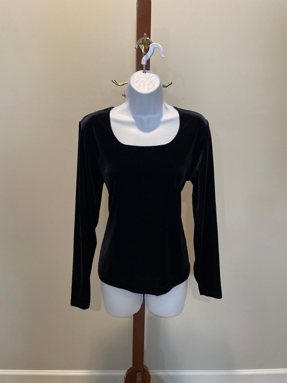 Willi Smith Collection Velvet Stretch Scoop Neck Top Size M Black
